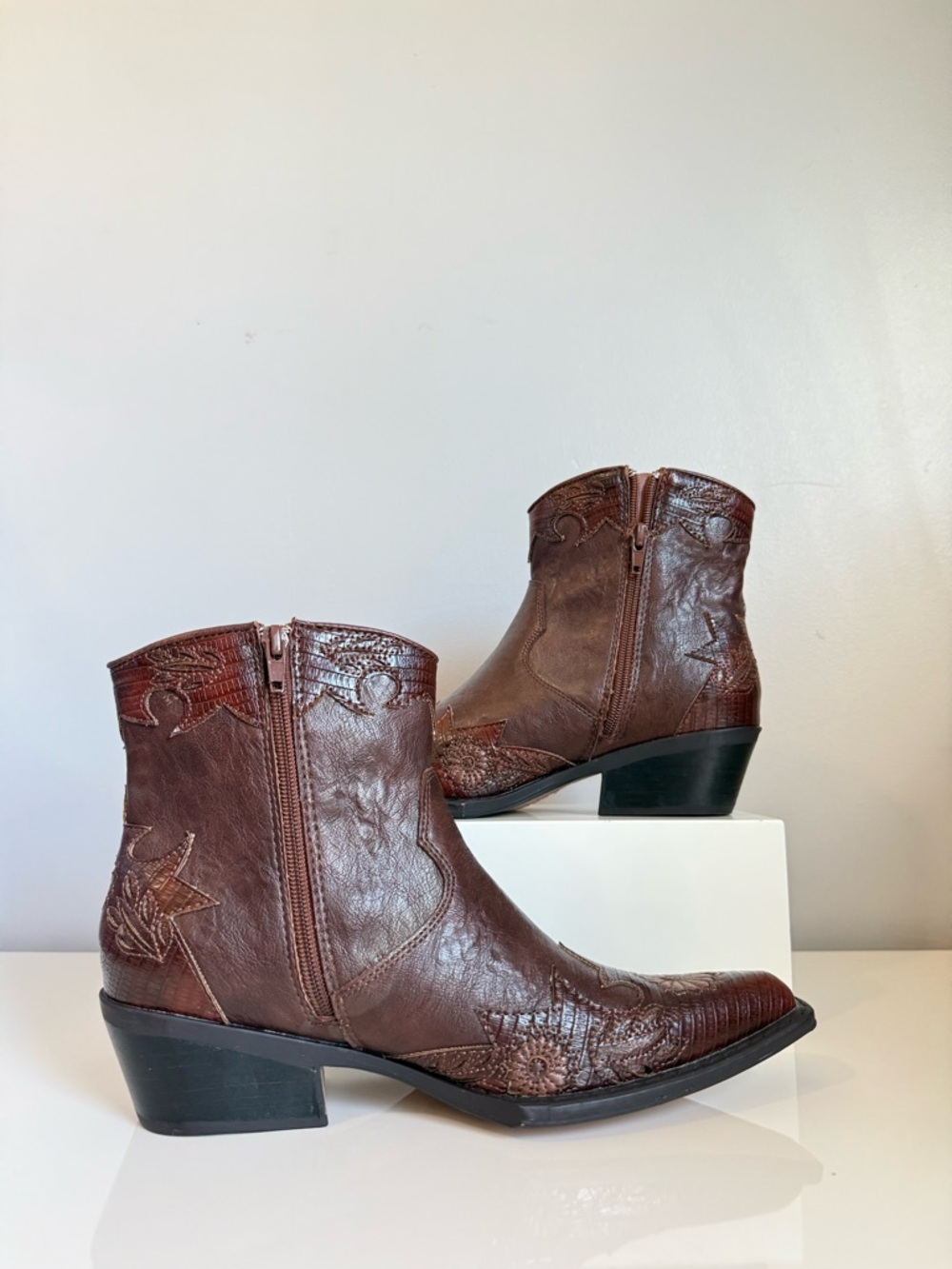Coconuts by Matisse Savanna Brown Western Boots Embroidered Booties 7.5